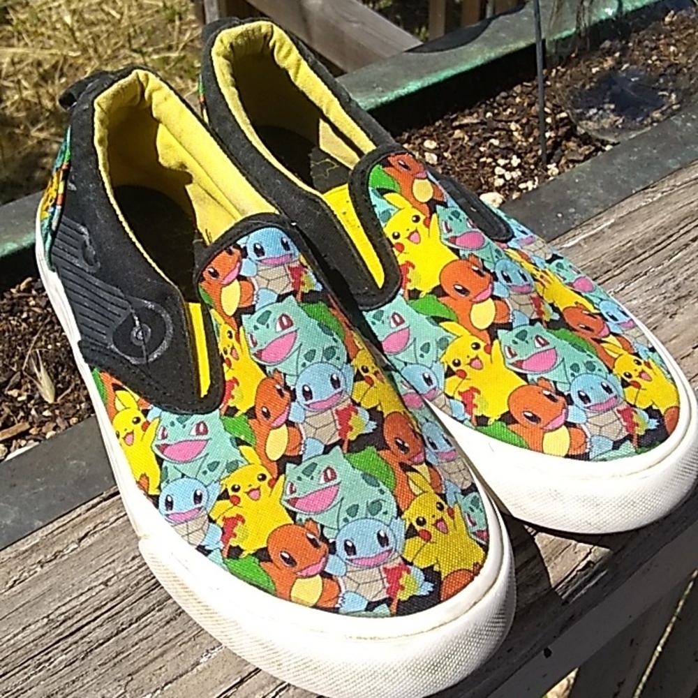 Pokemon Sneakers size 1 original Van style